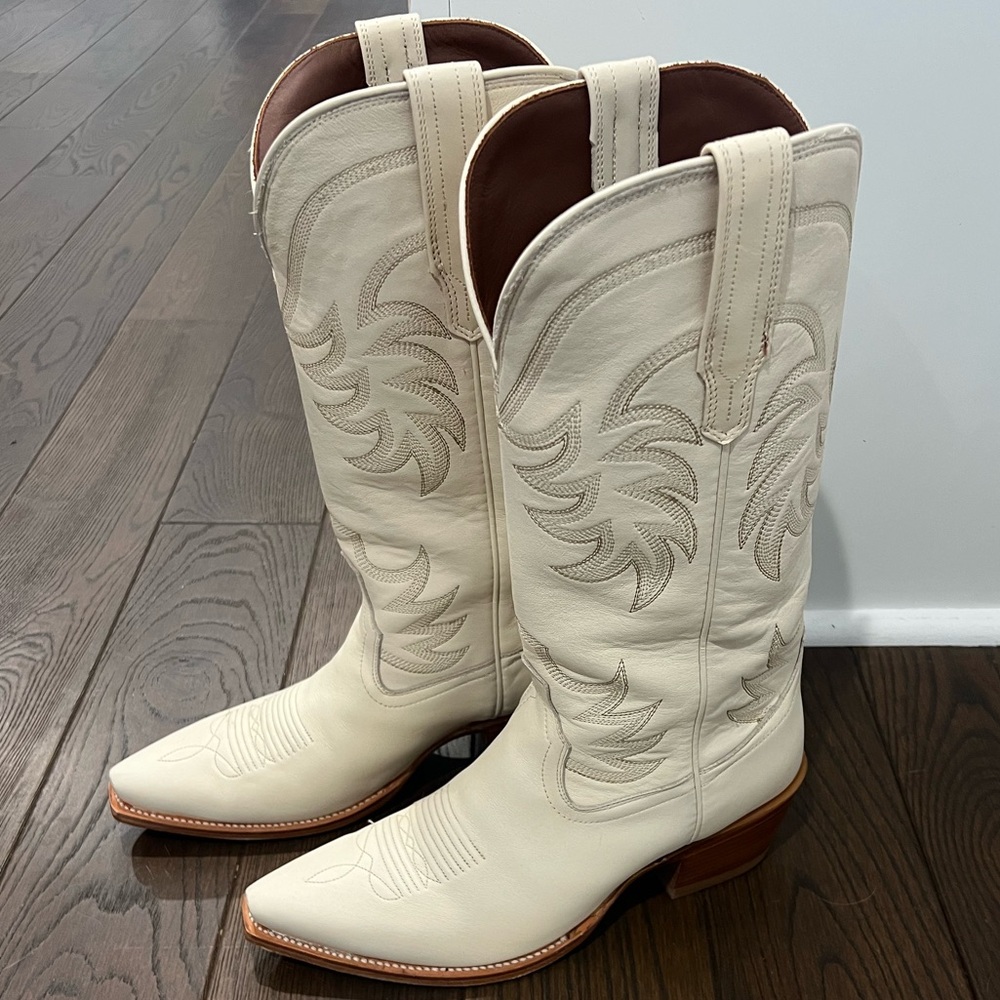 SOLD ❌Almost new Tecovas the Annie in Bone